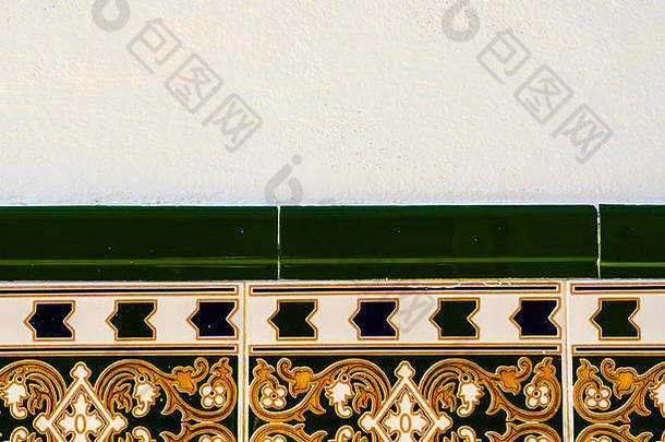 西班牙传统装饰瓷砖，建筑墙面上的原始瓷砖，装饰