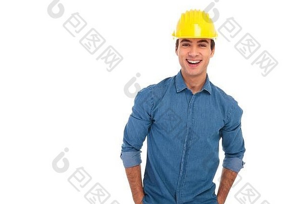 放松建设工程师手口袋笑相机白色背景