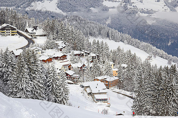 弗卢姆塞堡滑雪胜地的斜坡。瑞士