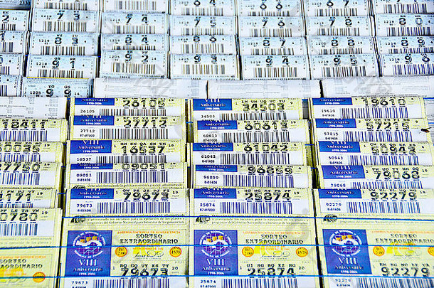 巴拿马城，巴拿马，2006年12月20日。2006年12月20日在巴拿马城出售的彩票券。