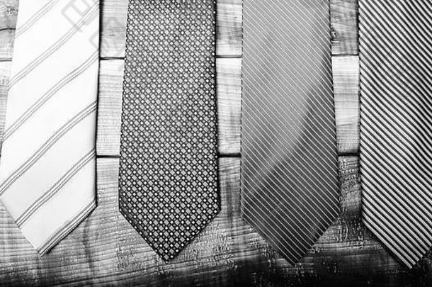 时尚配饰。业务细<strong>节</strong>。男式领带。男装店。真正<strong>男人</strong>的领带。现代<strong>风格</strong>。酿造的。复古<strong>风格</strong>。新郎婚礼。婚礼用品。优雅的外表。提供大量领带可供选择。