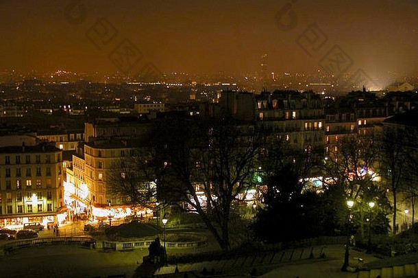 法国巴黎拉巴特蒙马特夜景