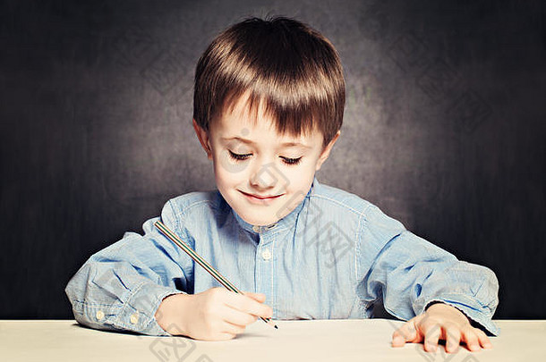 小男孩学生绘画孩子铅笔