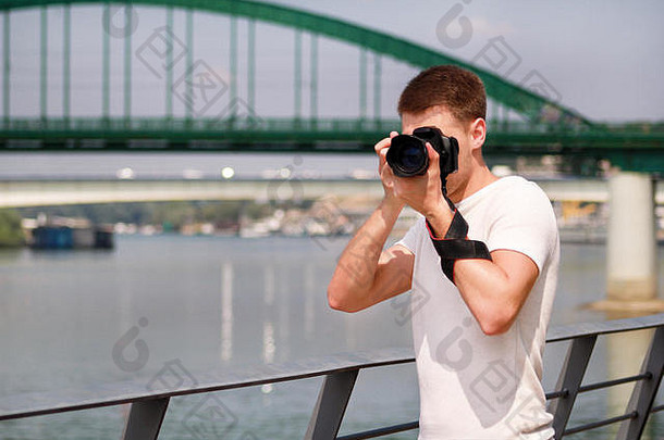 专业摄影师检查风景采取图片环境体系结构城市元素河绿色桥旅游