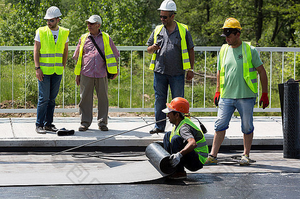 索菲亚保加利亚建设工人防水桥表面地板上高速公路索菲亚