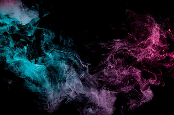 彩色背景，由不同形式的粉红色、绿色和蓝案形成的烟雾缠绕而成，在黑色的等值线上有火焰的舌头