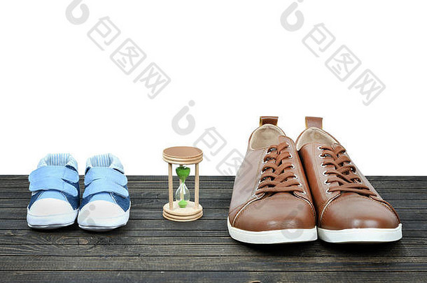 木地板童鞋和商务鞋的成长理念