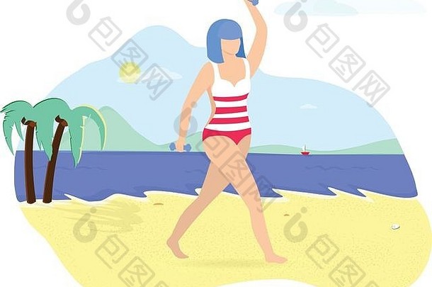 年轻漂亮的蓝头发女孩在沙滩上玩哑铃。穿条纹泳衣的加大码女士。身体积极，运动，健康的生活方式。