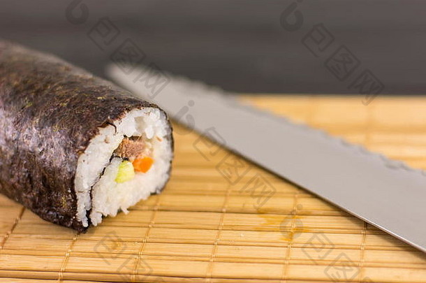 竹桌布寿司卷