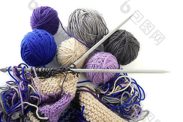 色彩斑斓的针织工具羊毛线程球