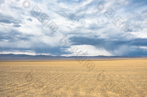 蒙古戈壁沙漠的风暴。