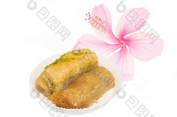 甜甜品Bakla与花芙蓉，东方文化是孤立的白色背景