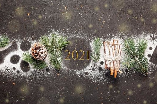贺卡快乐新年2021圣诞快乐圣诞树雪和装饰，空间