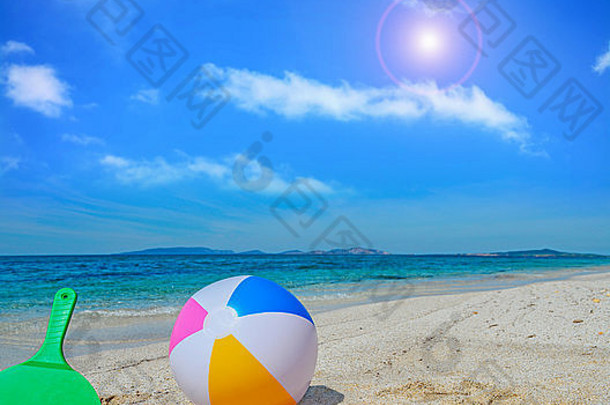 海滩球球拍金海岸闪亮的太阳