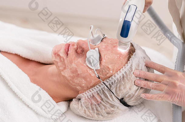 反痤疮光疗专业设备美丽的女人美沙龙照片复兴过程激光脸皮肤治疗化妆品诊所硬件美容
