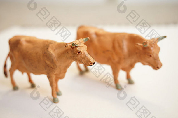 玩具农场动物-牛肉牛和公牛