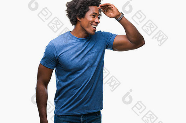 非洲式发型美国男人。孤立的背景快乐微笑手头搜索概念