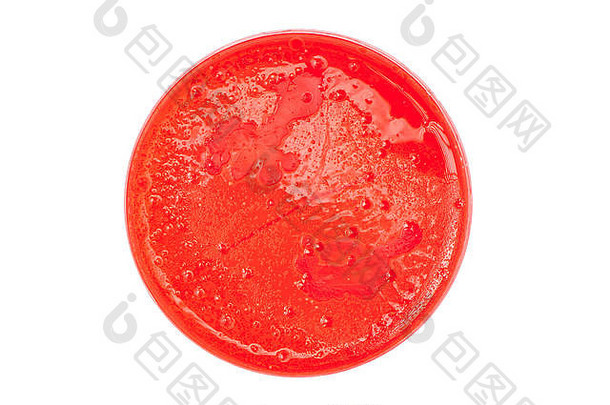 培养皿采用红色培养基，细菌和酵母菌落生长，在白色背景上分离。