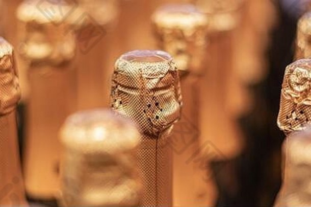 模式白色黄金香槟瓶庆祝活动假期