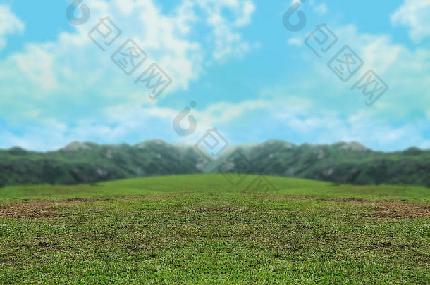 绿草如茵的田野，湛蓝的天空，巍峨的群山