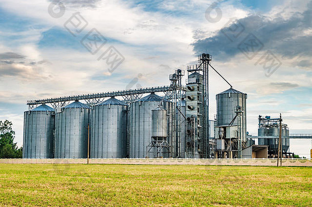 用于的农业厂和用于干燥、清洁和储存农产品、面粉、谷物和谷物的筒仓