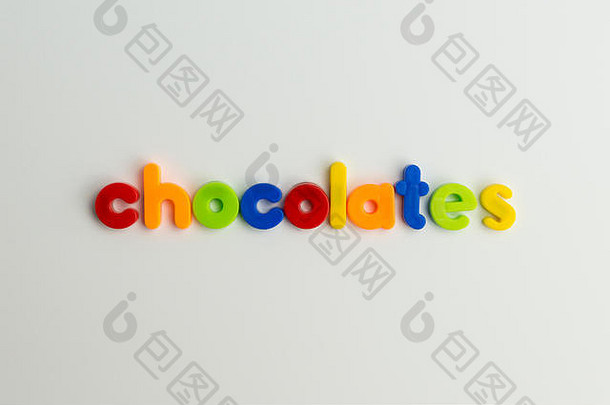 孩子们用彩色字母写的巧克力词