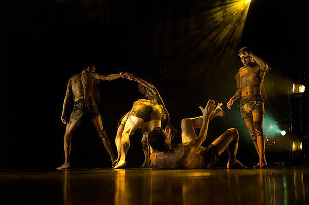 班加拉舞蹈团当代澳大利亚戏剧艺术土著妇女精神表演2011