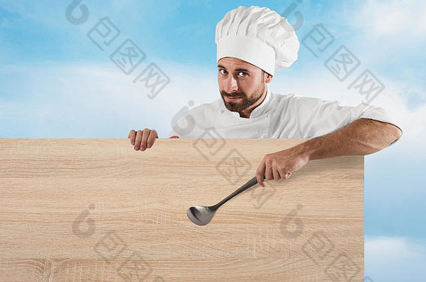 厨师用勺子和木板