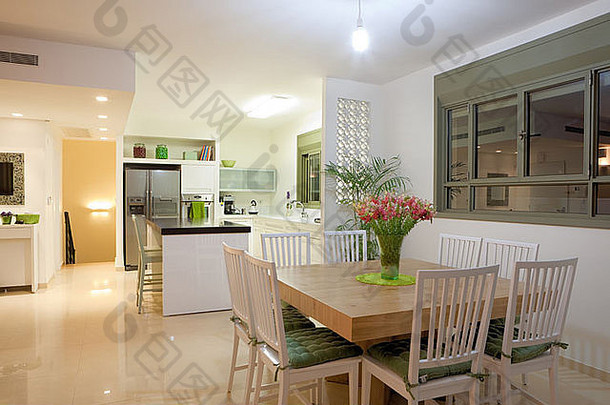 现代设计厨房白色木元素