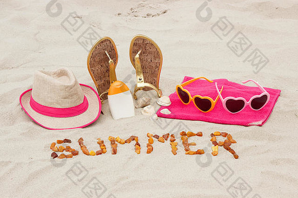 词夏天使琥珀色的石头配件假期夏天沙子海滩概念太阳保护
