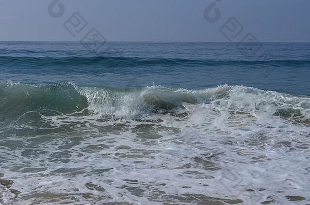 拉古娜奈杰尔珍珠海滩海浪海洋海滩冲浪边