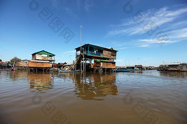 竹子房子高跷蓝色的天空茵莱湖缅甸