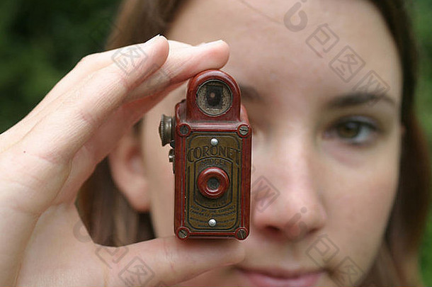 1935年的皇冠微型照相机。