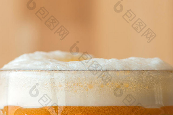 啤酒头领泡沫泡沫前饮料服务传统的玻璃杯子