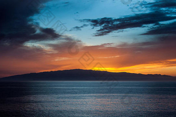 惊人的视图太阳设置拉戈梅拉岛tenerife金丝雀岛屿