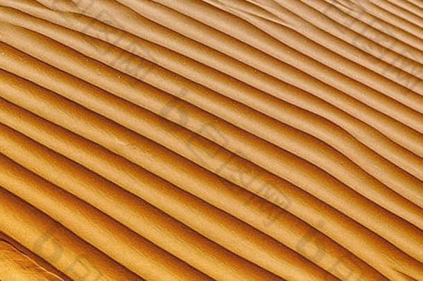 阿曼古老沙漠和空旷地区的抽象纹理线波