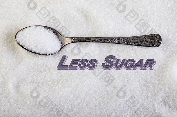 少加糖的文字，糖放在勺子上，暗示着饮食和健康的概念。