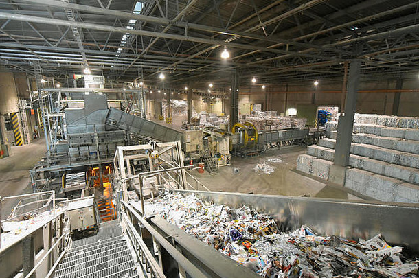 废纸分类和<strong>清洗机</strong>.造纸厂的纸张回收和生产