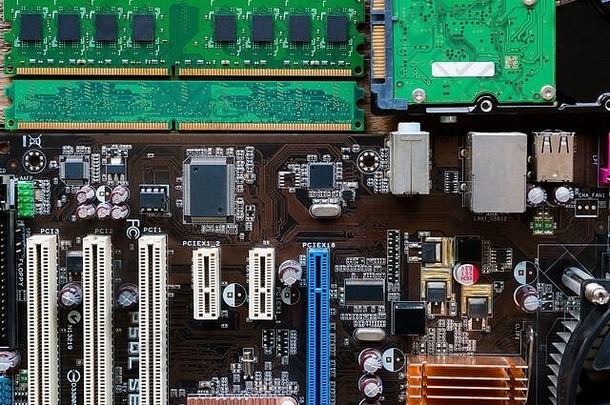 主板、RAM和硬盘驱动器的背景