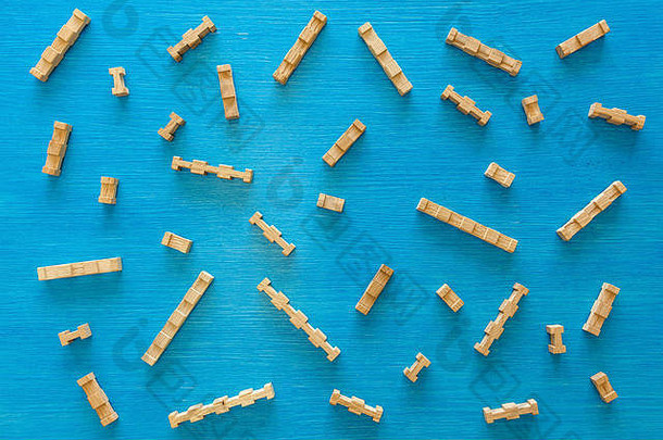 细节木孩子们的设计师蓝色的背景谜题木元素玩具发展电动机技能思考desig