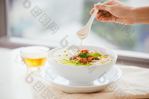一碗传统越南泡面