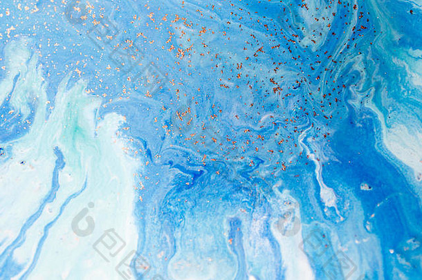 大理石<strong>蓝色</strong>抽象背景和金色亮片。液体大理石墨水图案。