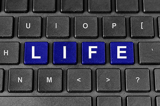 键盘上的生活蓝字