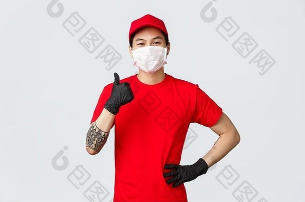 不要担心包裹安全手自信微笑亚洲交付的家伙红色的统一的保护<strong>医疗</strong>面具手套竖起大拇指