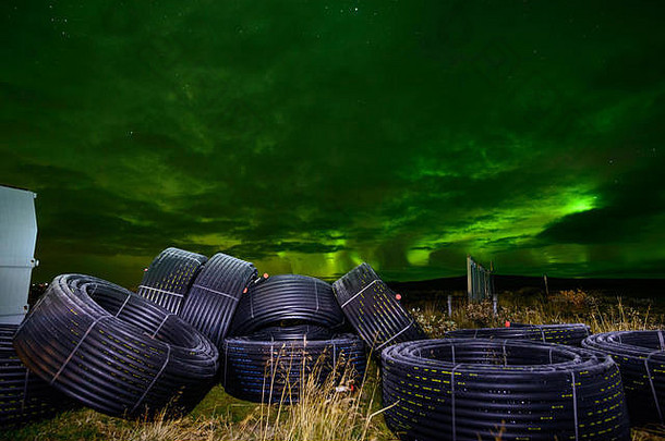 令人惊异的北部灯冰岛天空明亮的跳舞灯极光北欧化工绿色光美丽的<strong>夜景</strong>
