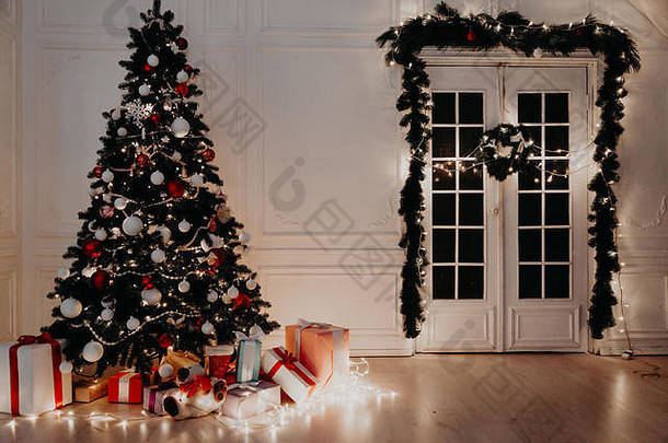 圣诞节树装饰加兰灯一年礼物室内假期冬天