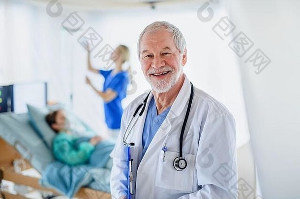 在医院隔离的<strong>医生</strong>肖像，冠状病毒概念。