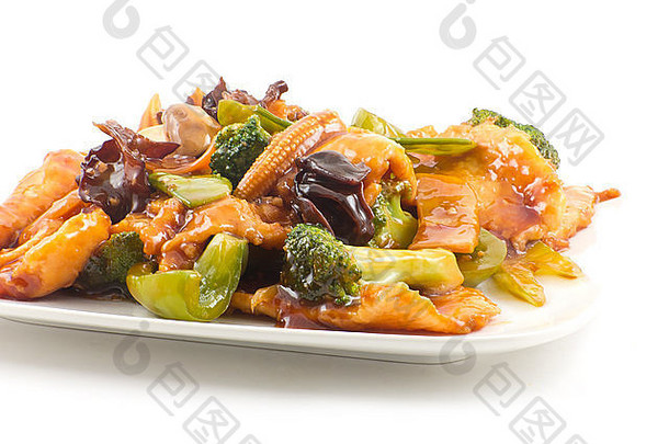 鱼香鸡配蒜酱和炒混合中国蔬菜