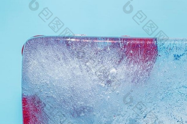 照亮冰块丰富的冻纹理当代摘要宏背景蓝色的音调