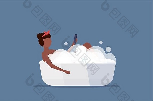 女人说谎浴缸智能手机社会媒体网络沟通数字小工具上瘾概念非洲美国女孩洗澡平完整的